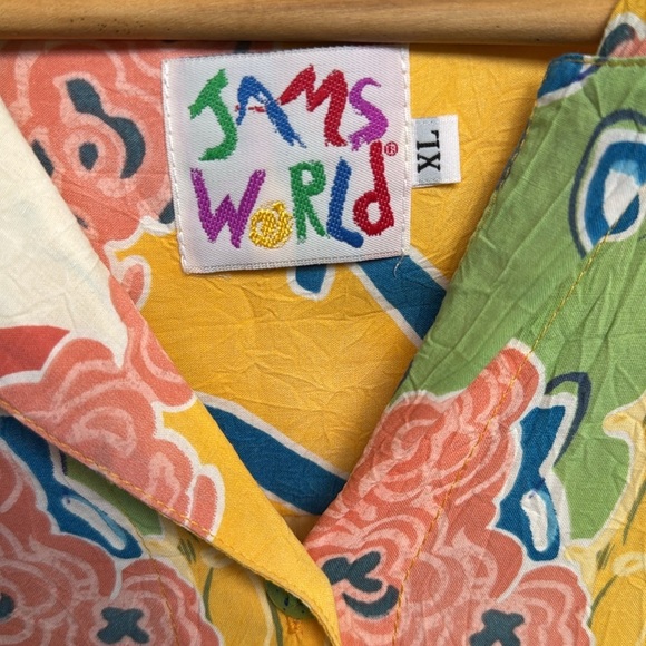 Jams World Women’s Aloha Lei Hawaiian Print Cropped Button Front Shirt Size XL - Picture 2 of 7